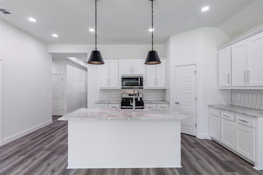 Furnished interior view inside a new home in , Fort Worth (Image 6).