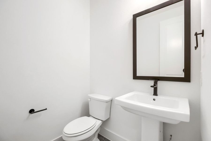 4302 Blackberry - Powder Bathroom