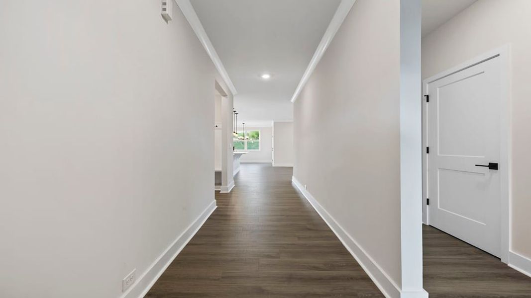 Spacious, unfurnished interior of a new home in Cottonwood Ridge, Piedmont (Image 13).