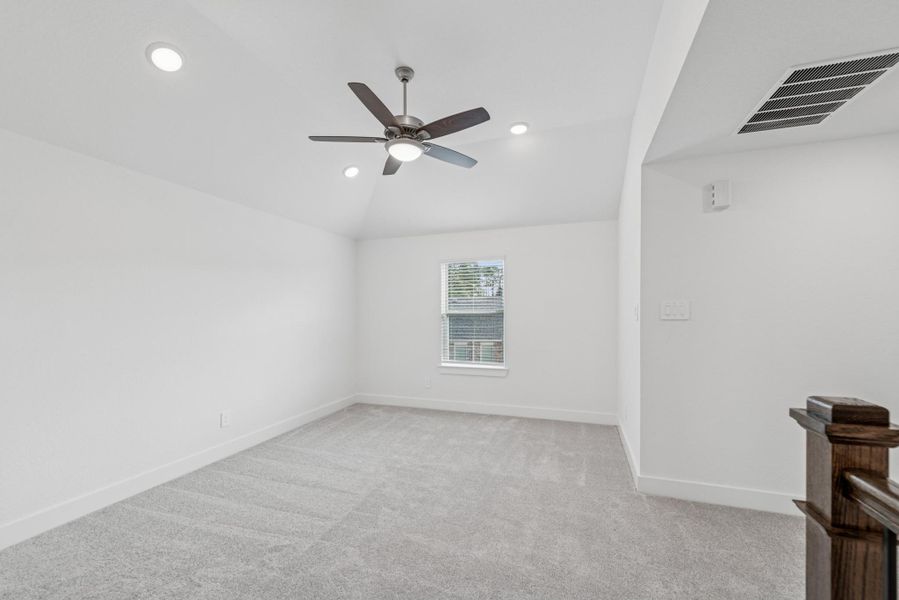 Spacious, unfurnished interior of a new home in Sorella, Tomball (Image 18). Spacious, unfurnished interior of a new home in Sorella, Tomball (Image 18).