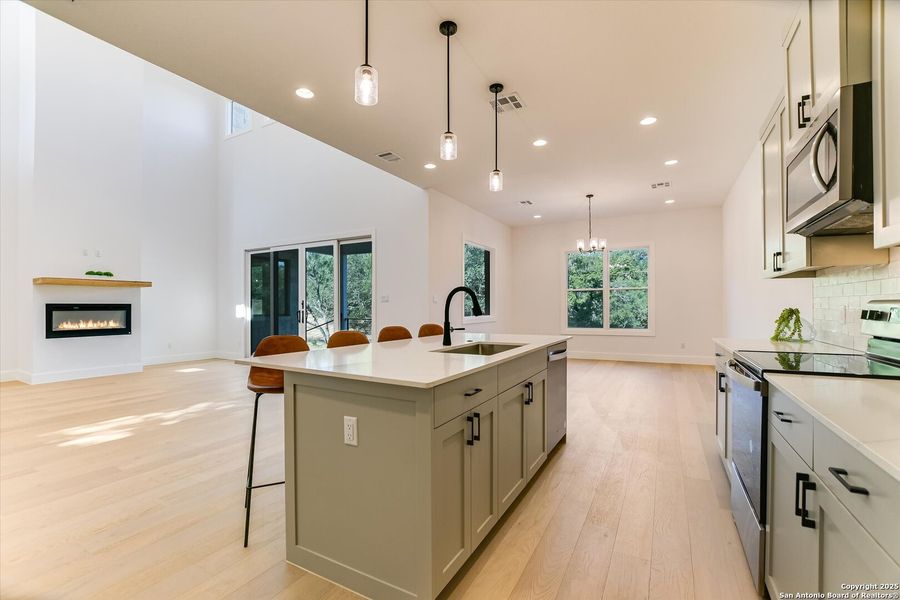 Furnished interior view inside a new home in , Horseshoe Bay (Image 16).