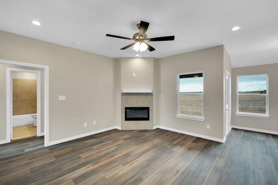 Spacious, unfurnished interior of a new home in , Whitney (Image 23).