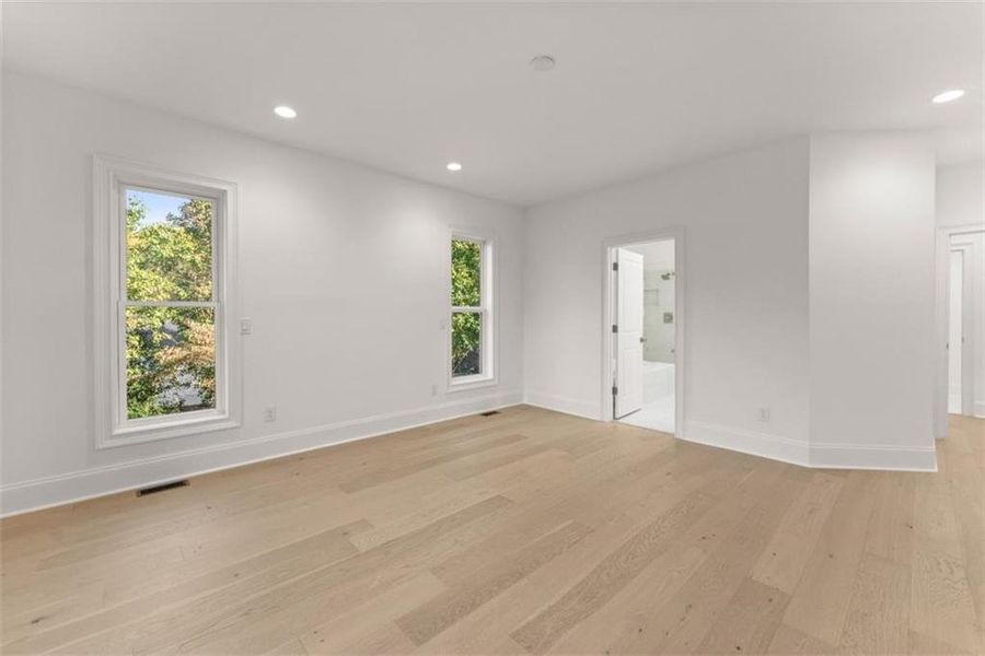 Spacious, unfurnished interior of a new home in , Cleveland (Image 19).