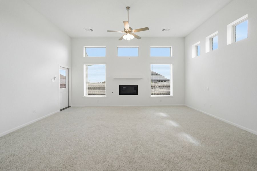 Spacious, unfurnished interior of a new home in Westridge, McKinney (Image 54).