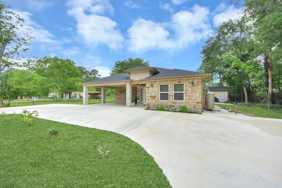 Front exterior of a new home in , Crosby, TX, highlighting curb appeal (Image 2). Front exterior of a new home in , Crosby, TX, highlighting curb appeal (Image 2).