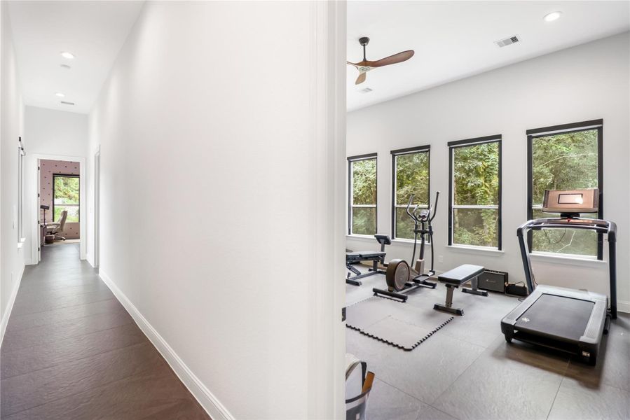 Spacious, unfurnished interior of a new home in , Tomball (Image 21). Spacious, unfurnished interior of a new home in , Tomball (Image 21).