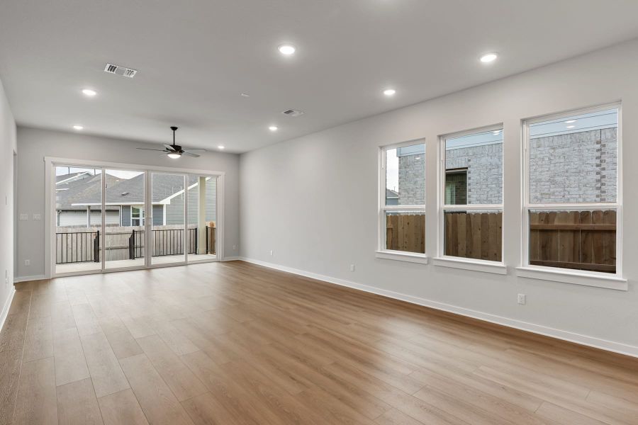 Spacious, unfurnished interior of a new home in Lariat, Liberty Hill (Image 17).