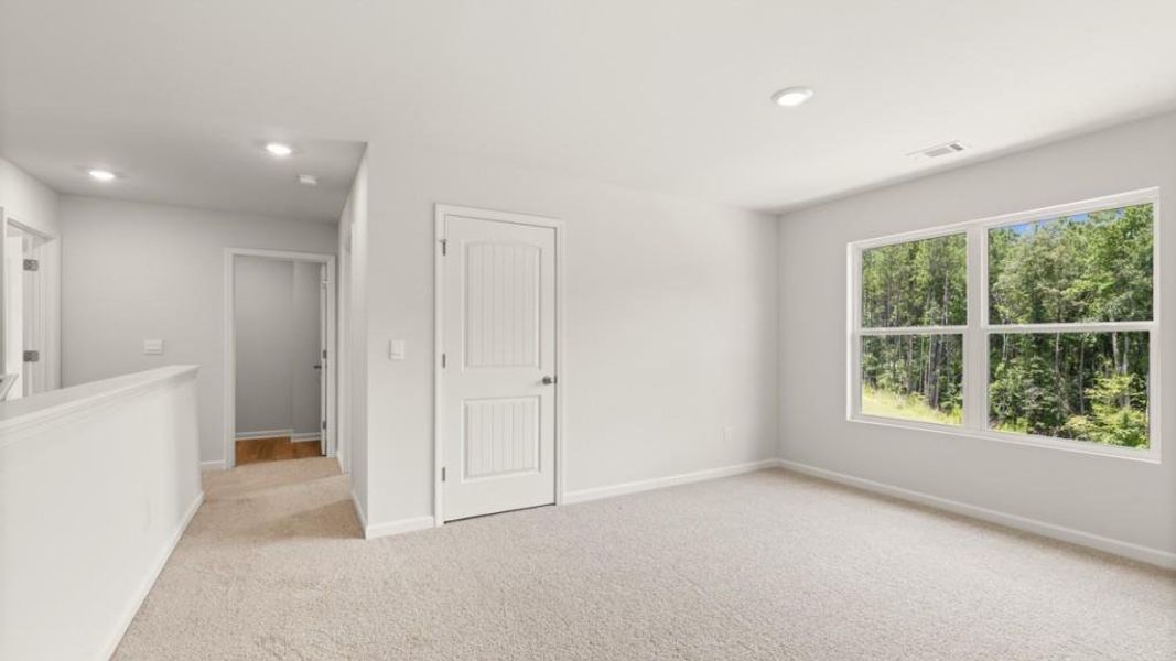 Spacious, unfurnished interior of a new home in Lost Creek, Dallas (Image 31).