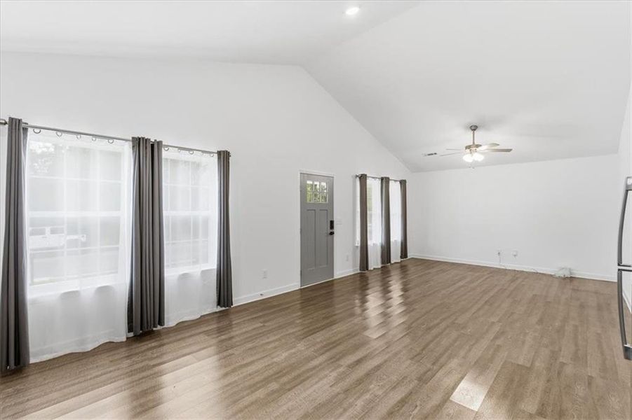 Spacious, unfurnished interior of a new home in , Rome (Image 14).