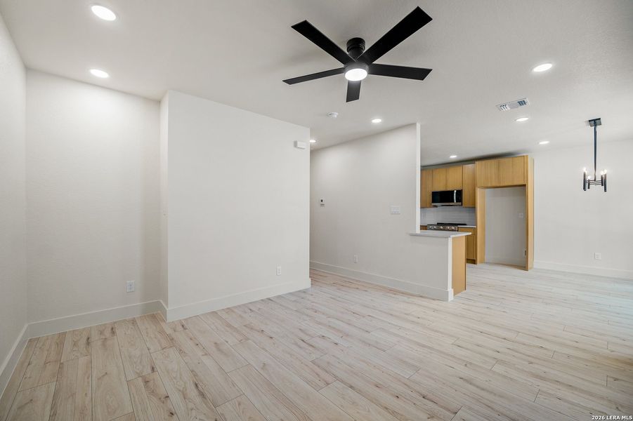 Spacious, unfurnished interior of a new home in , San Antonio (Image 20).