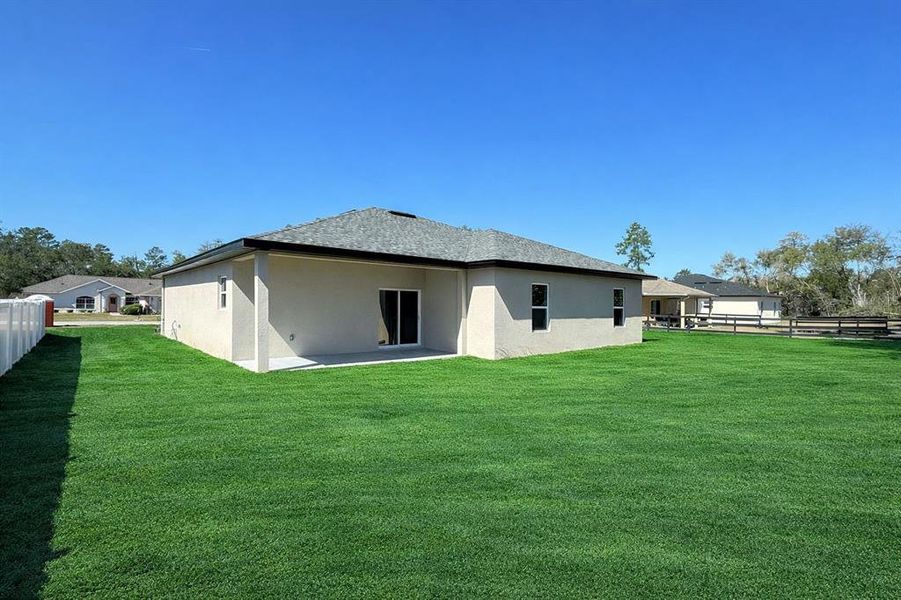 Exterior details and patio area of a home in , Ocala (Image 27).