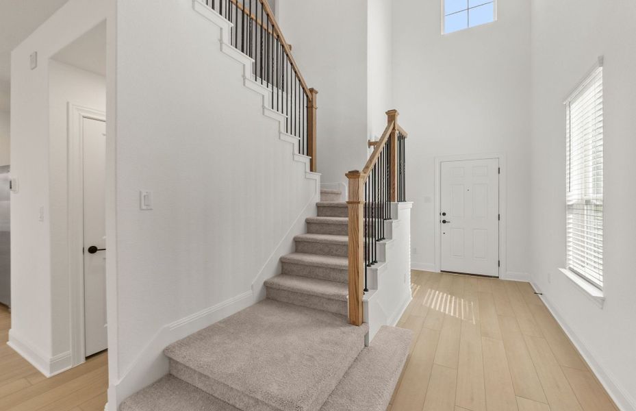 Spacious, unfurnished interior of a new home in Horizon Lake, Leander (Image 44).