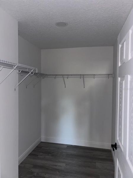 Spacious, unfurnished interior of a new home in , Citrus Springs (Image 23).