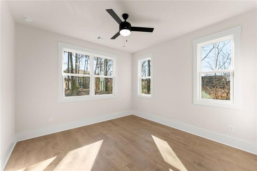 Spacious, unfurnished interior of a new home in , Gainesville (Image 19).
