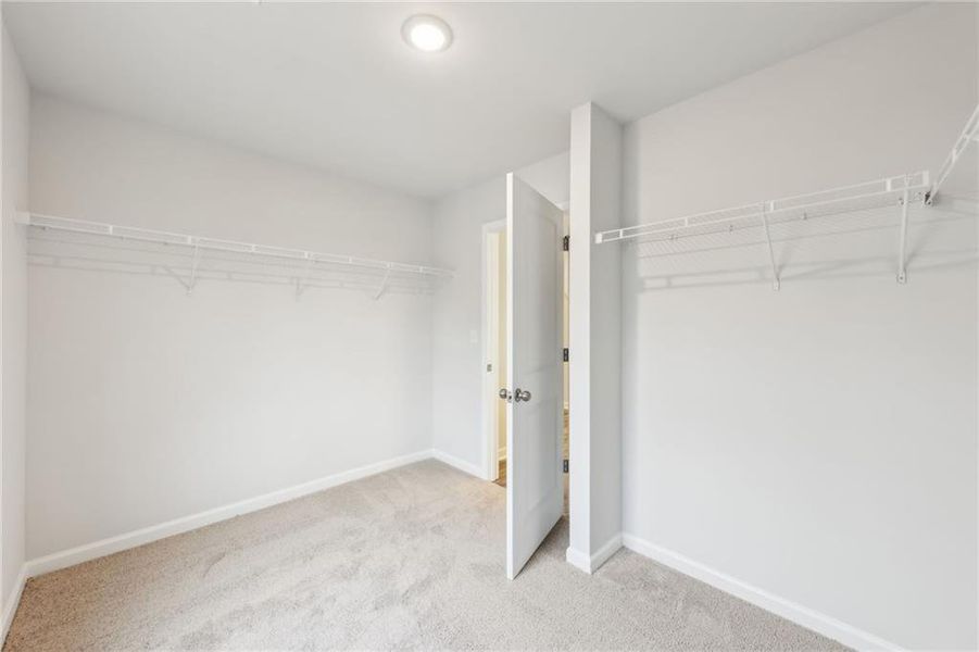 Spacious, unfurnished interior of a new home in Stephen's Landing, Loganville (Image 17).