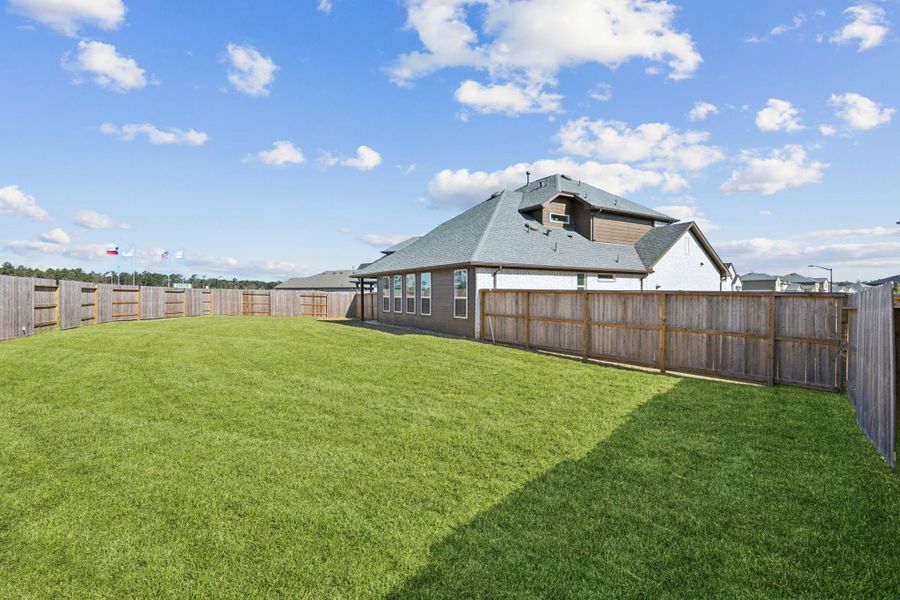 Exterior details and patio area of a home in Saint Tropez, Huffman (Image 3). Exterior details and patio area of a home in Saint Tropez, Huffman (Image 3).