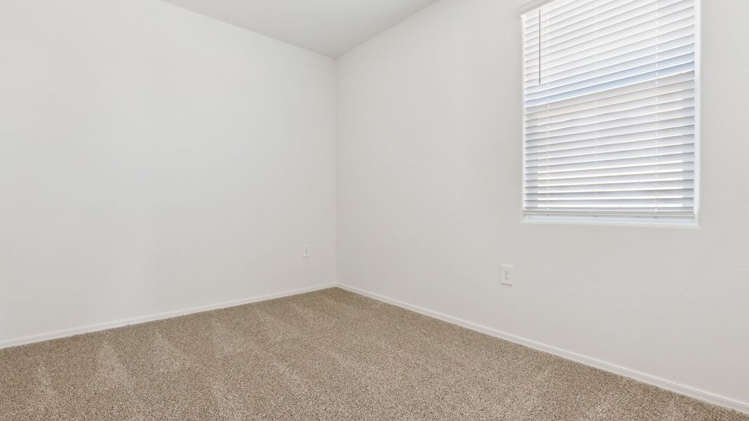 Spacious, unfurnished interior of a new home in Rio Rancho Estates, Wittmann (Image 25).