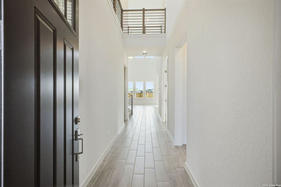 Spacious, unfurnished interior of a new home in Rhine Valley, Schertz (Image 19).