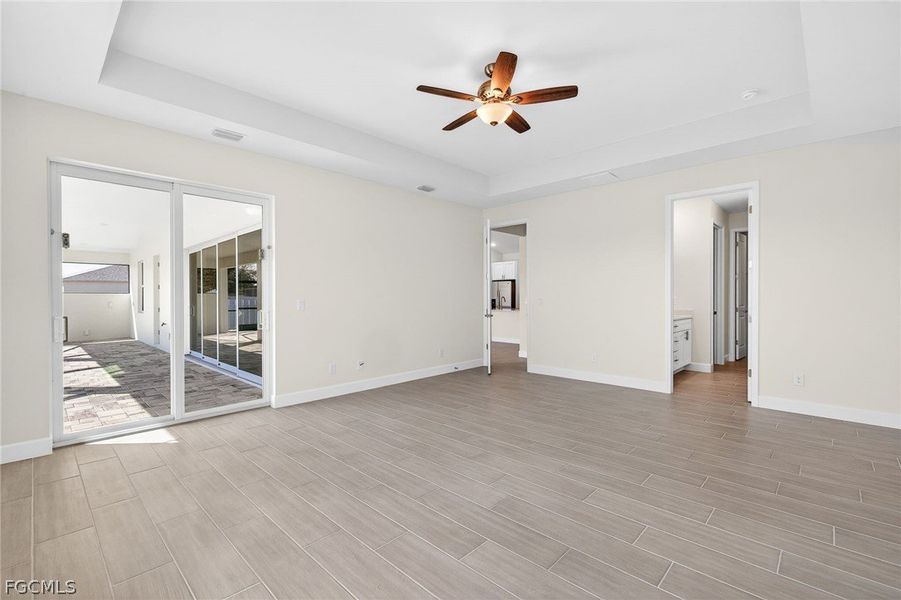 Spacious, unfurnished interior of a new home in Cape Coral, Cape Coral (Image 16).