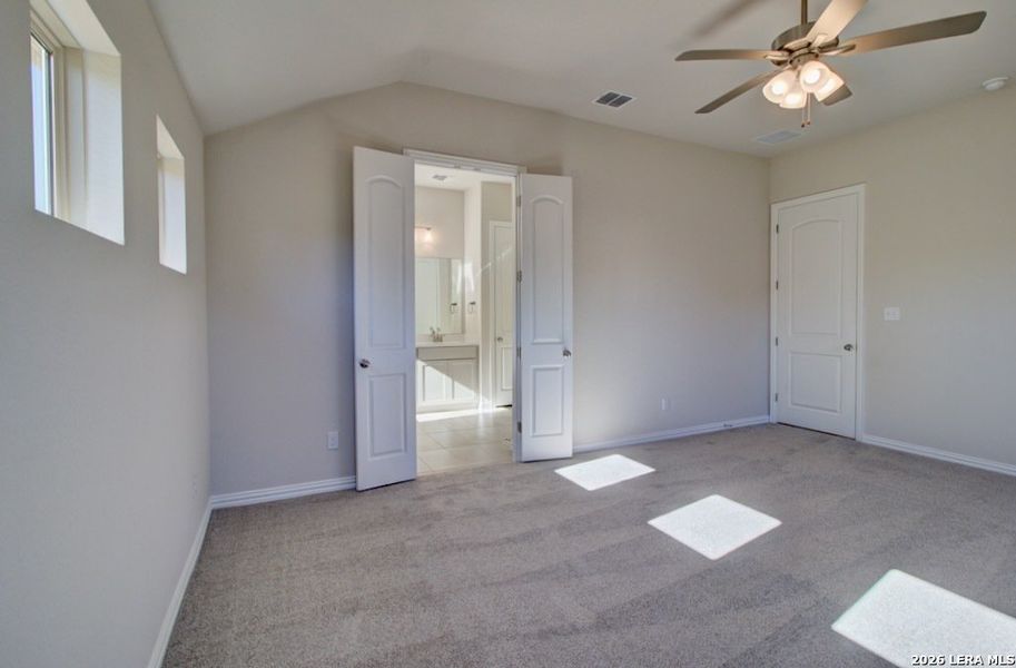 Spacious, unfurnished interior of a new home in Meyer Ranch – Premier, New Braunfels (Image 15).