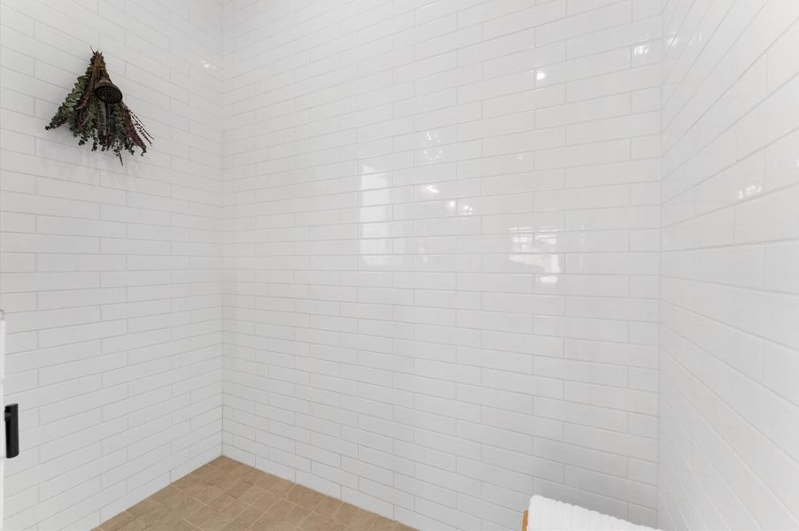 Spacious, unfurnished interior of a new home in , Tomball (Image 20).