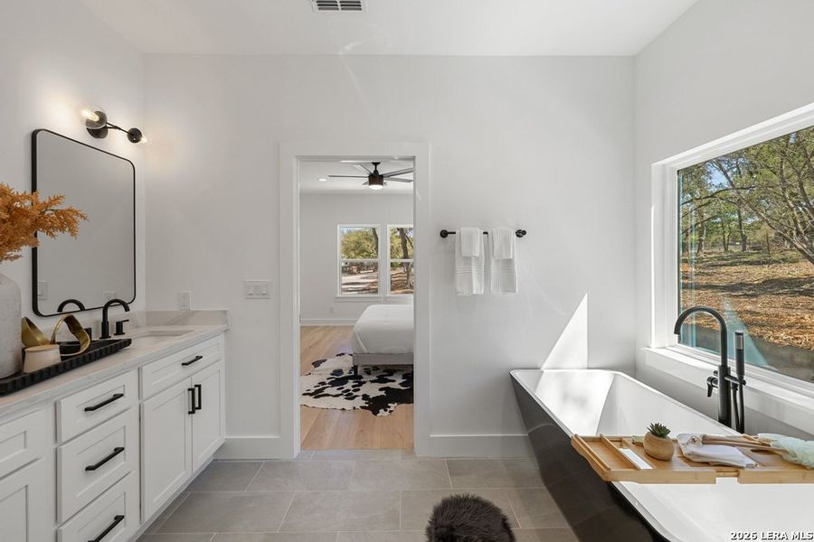 Furnished interior view inside a new home in , Blanco (Image 12).