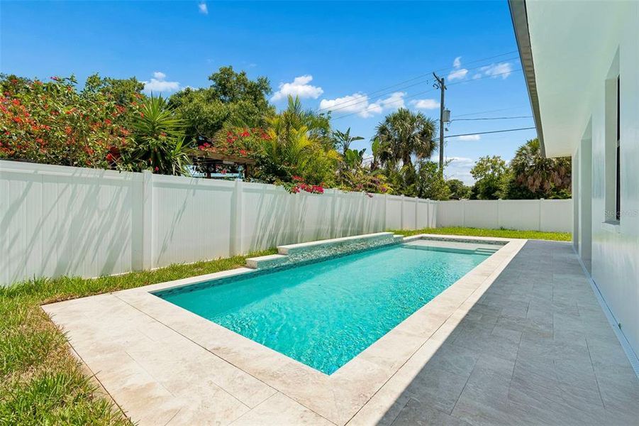 Exterior details and patio area of a home in , Tampa (Image 35).