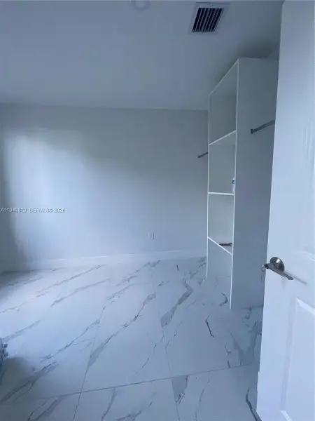 Spacious, unfurnished interior of a new home in , Florida City (Image 7).