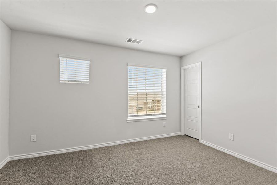 Spacious, unfurnished interior of a new home in Retreat at Fossil Creek, Fort Worth (Image 22).