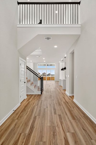 Spacious, unfurnished interior of a new home in Lariat, Liberty Hill (Image 17).