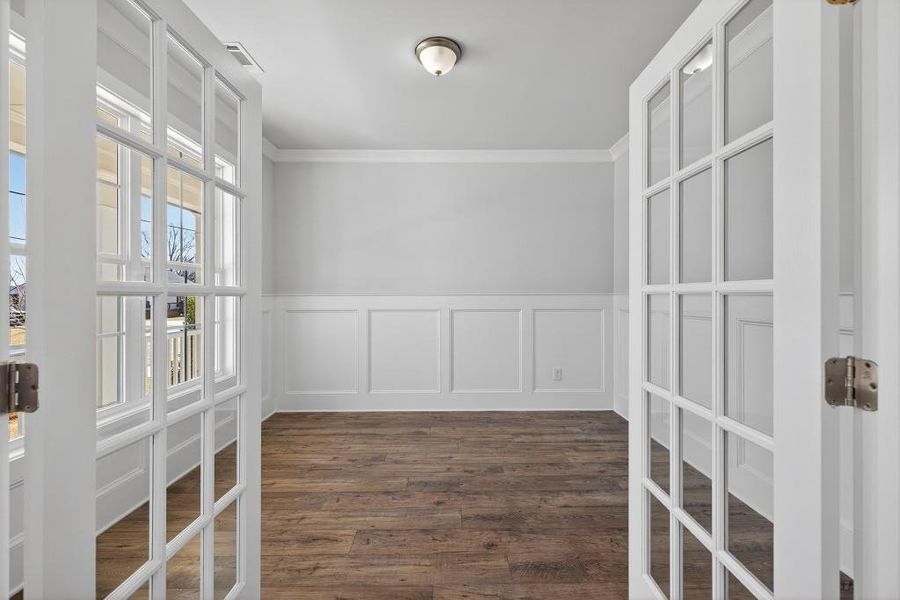Spacious, unfurnished interior of a new home in Hemingway, Flowery Branch (Image 44). Spacious, unfurnished interior of a new home in Hemingway, Flowery Branch (Image 44).