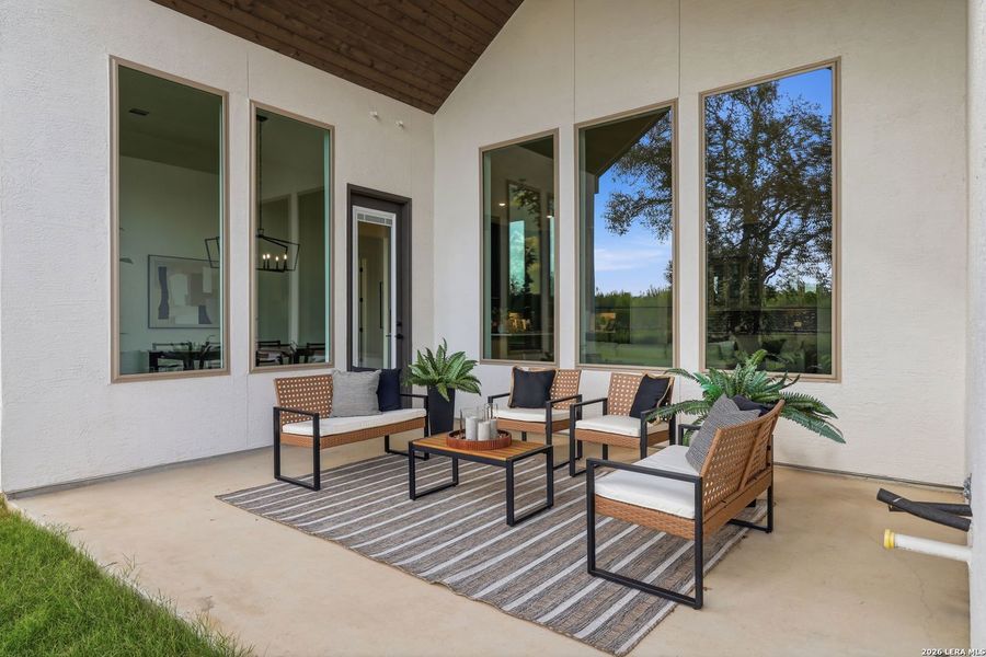 Exterior details and patio area of a home in Shavano Highlands, San Antonio (Image 4).
