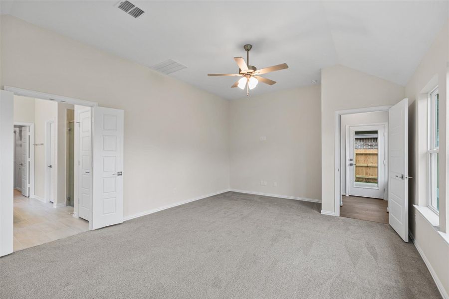 Spacious, unfurnished interior of a new home in Aldeana, Bonney (Image 24).