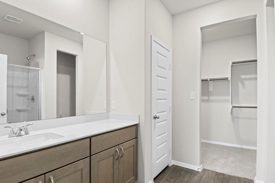 Furnished interior view inside a new home in Harvest Ridge, Elgin (Image 15).