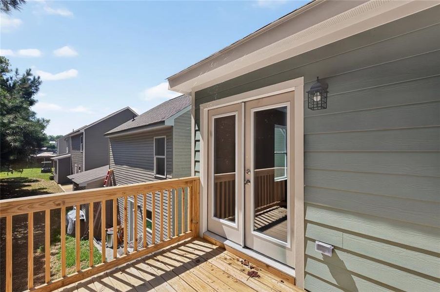 Exterior details and patio area of a home in , Gainesville (Image 25).