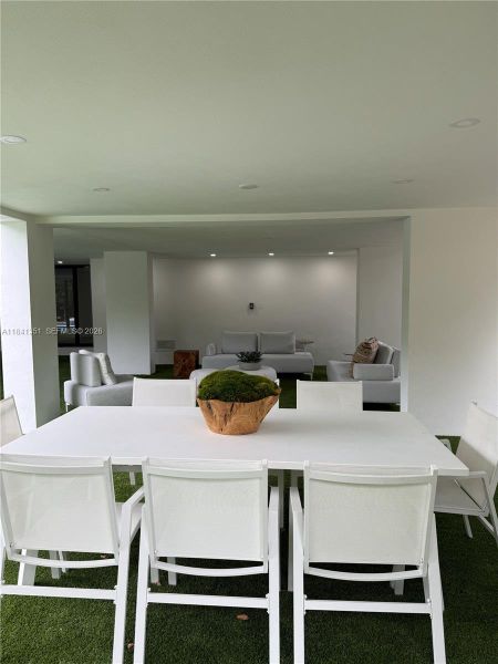 Image 87 of a home in .