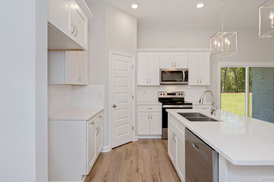 Representative furnished interior of a home built from the Savannah by CJL Homes in Oak Hollow, Crestview (Image 6).