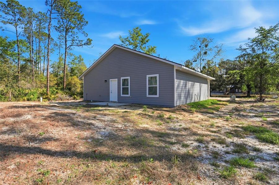 Exterior details and patio area of a home in , Interlachen (Image 22).