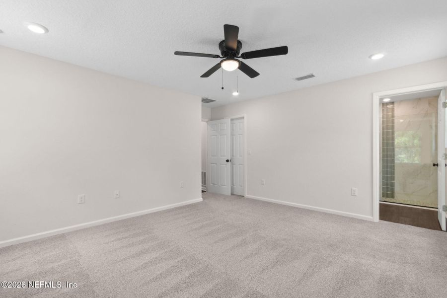Spacious, unfurnished interior of a new home in , Jacksonville (Image 30).