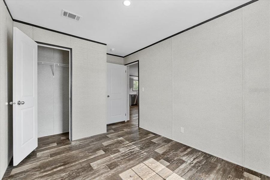 Spacious, unfurnished interior of a new home in , Holiday (Image 26).