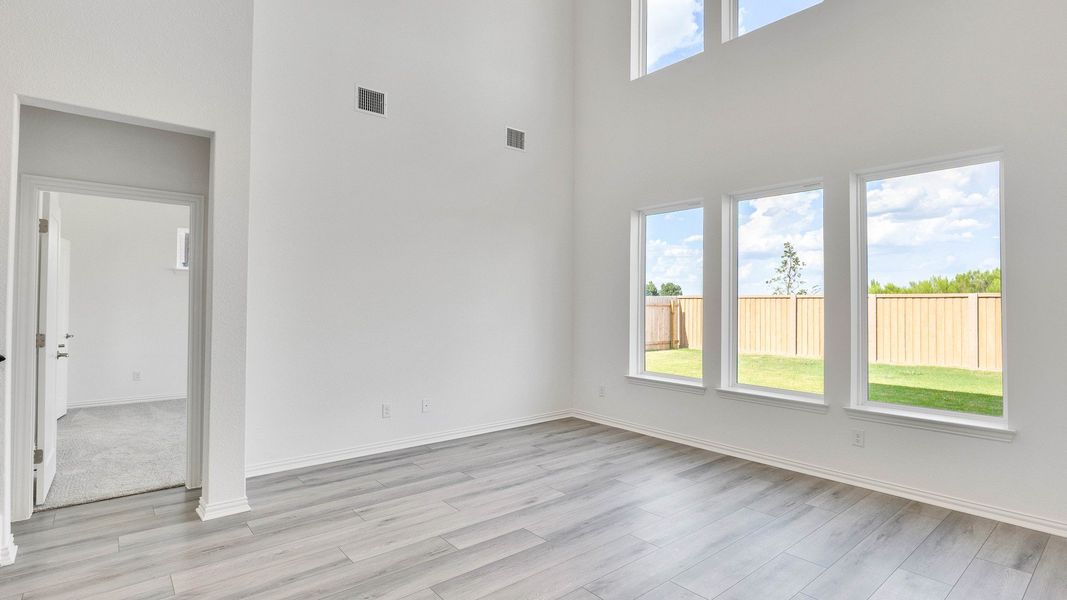 Furnished interior view inside a new home in Spring Creek, Taylor (Image 9).