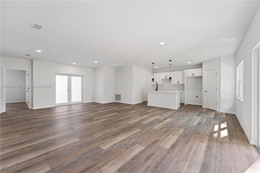Spacious, unfurnished interior of a new home in , Lehigh Acres (Image 17).