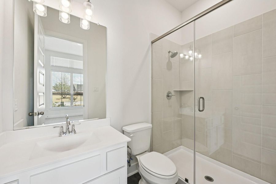 Ensuite bath for bedroom 2 downstairs