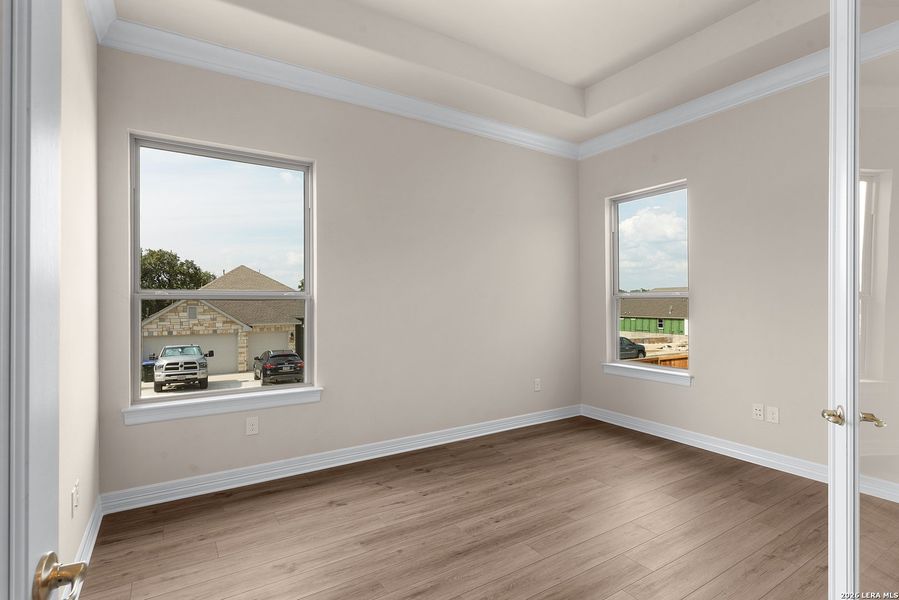 Spacious, unfurnished interior of a new home in Cibolo Crossing, Universal City (Image 28).