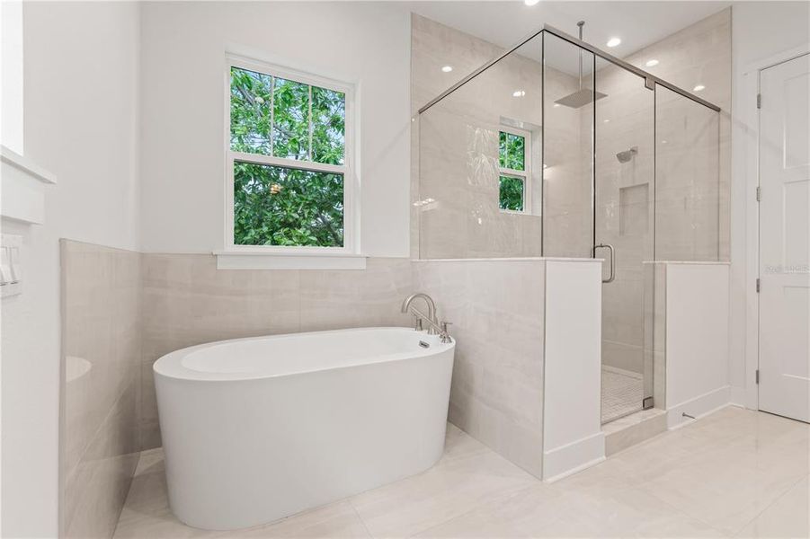 Furnished interior view inside a new home in , Tampa (Image 9).