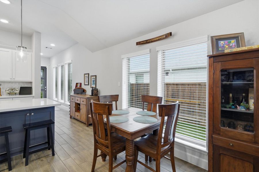 Window letting in natural light, good opportunity for a breakfast nook Window letting in natural light, good opportunity for a breakfast nook