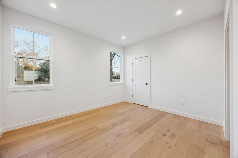 Spacious, unfurnished interior of a new home in , Austin (Image 18).