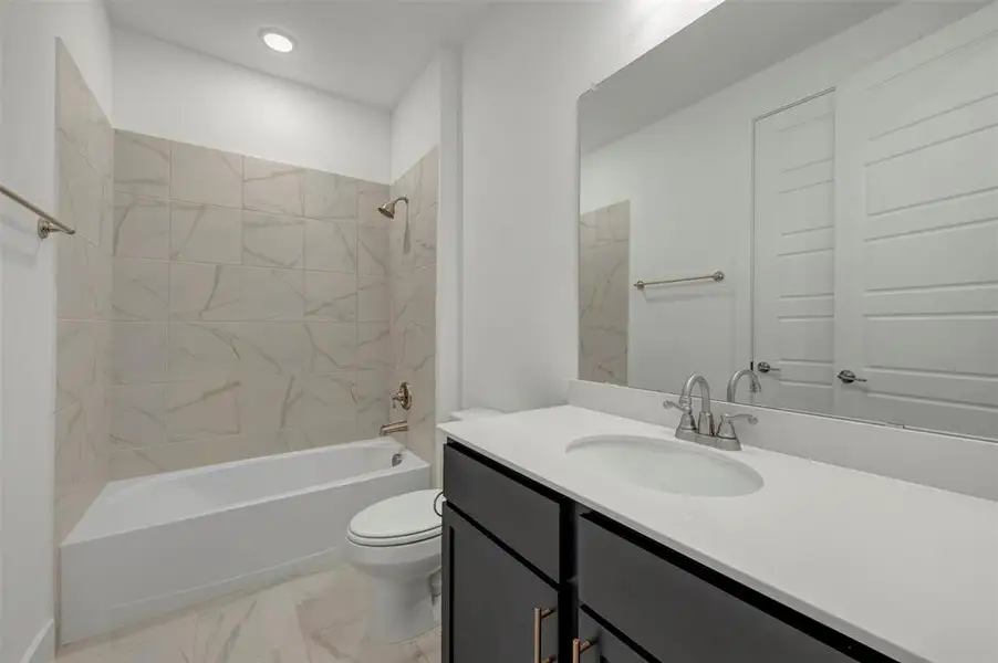 Furnished interior view inside a new home in Aster Park, McKinney (Image 7).