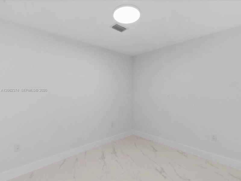 Spacious, unfurnished interior of a new home in , Miami (Image 39).