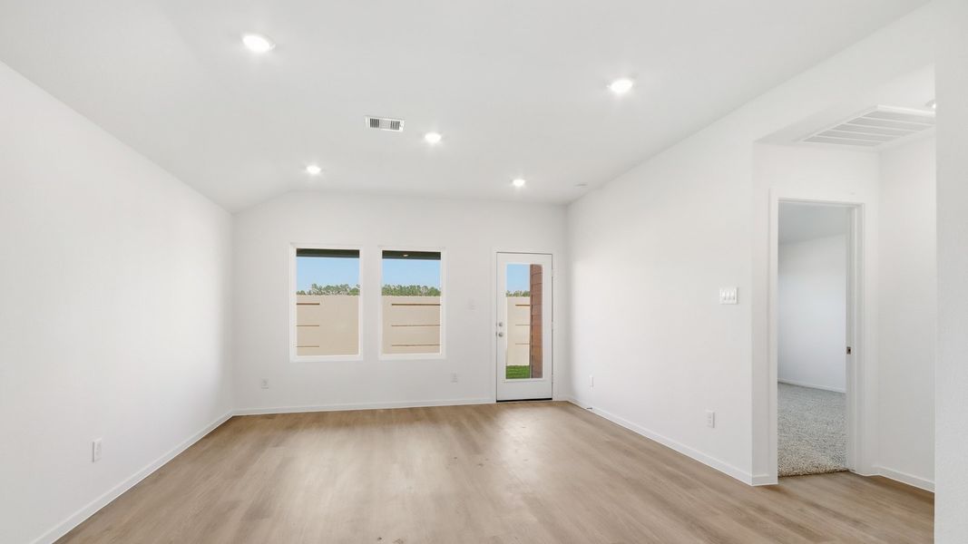 Spacious, unfurnished interior of a new home in Maple Woods, Hockley (Image 9).